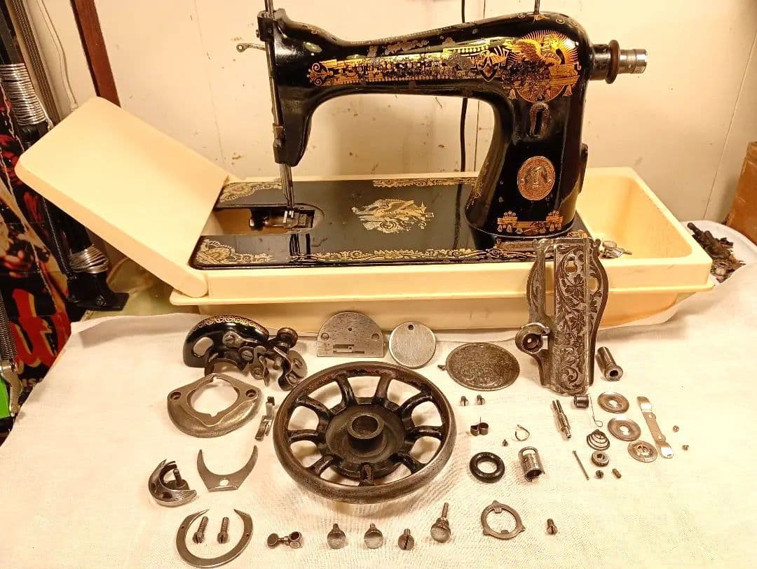シンガー　スフィンクス　縫うためのアンティークミシン　レトロ