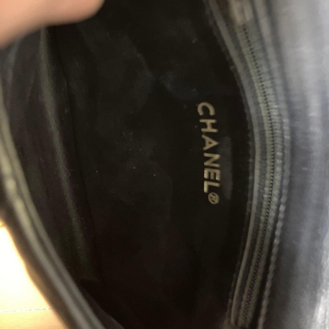 CHANEL ブラック ボディバッグ