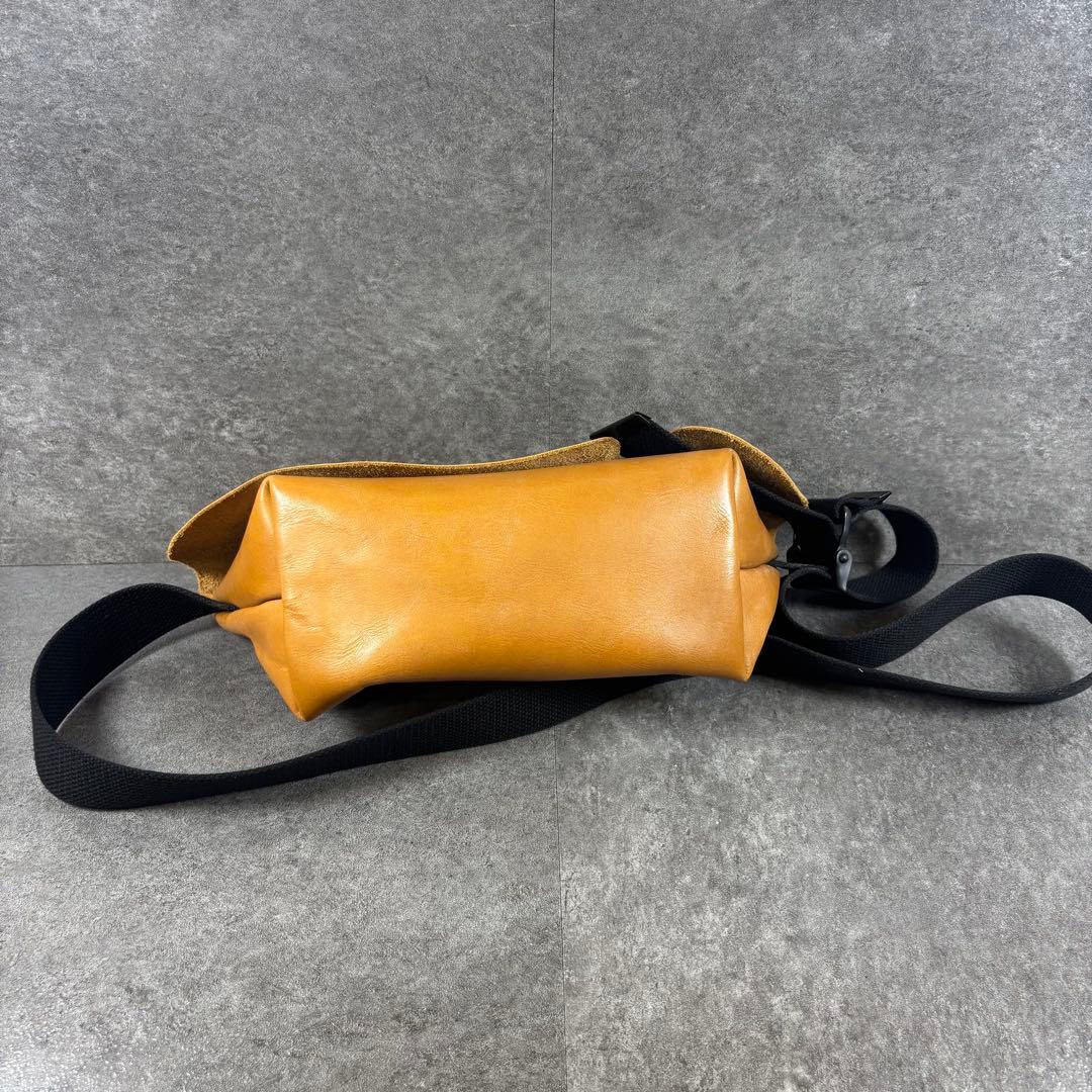 Uni&co. レザーショルダー キャメルカラー マグネット開閉 収納袋付き