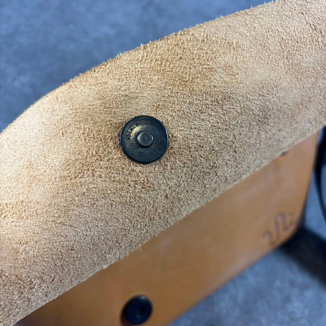 Uni&co. レザーショルダー キャメルカラー マグネット開閉 収納袋付き