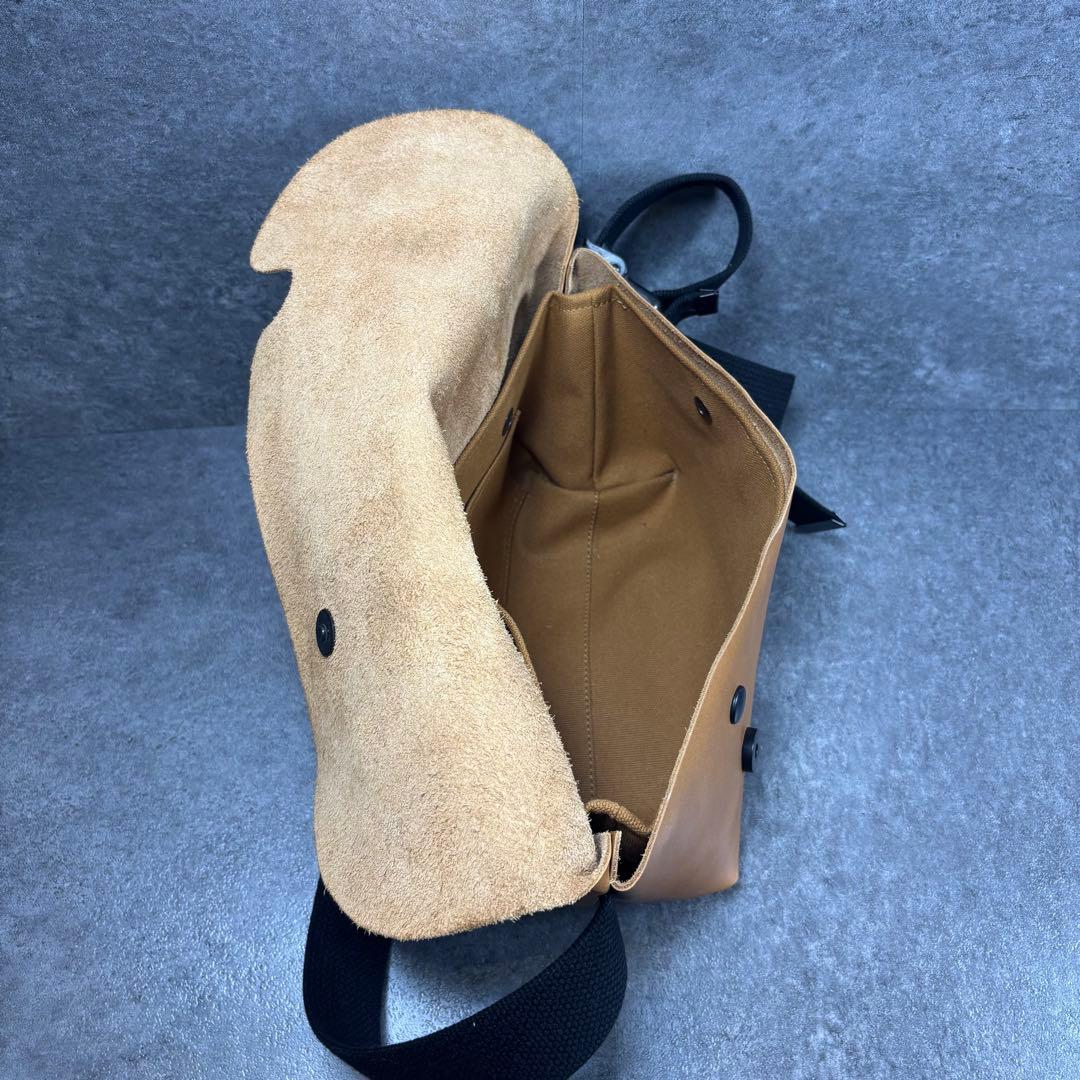 Uni&co. レザーショルダー キャメルカラー マグネット開閉 収納袋付き