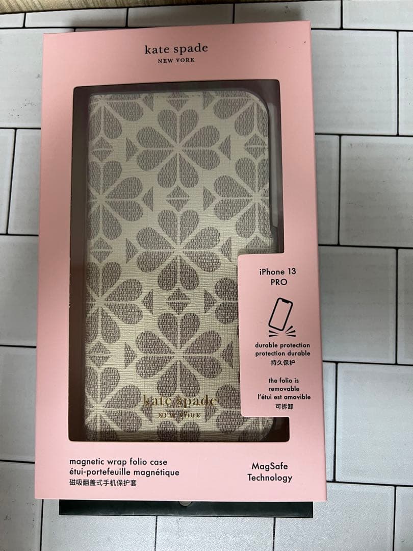 ケイトスペードニューヨーク　iPhone13プロケース