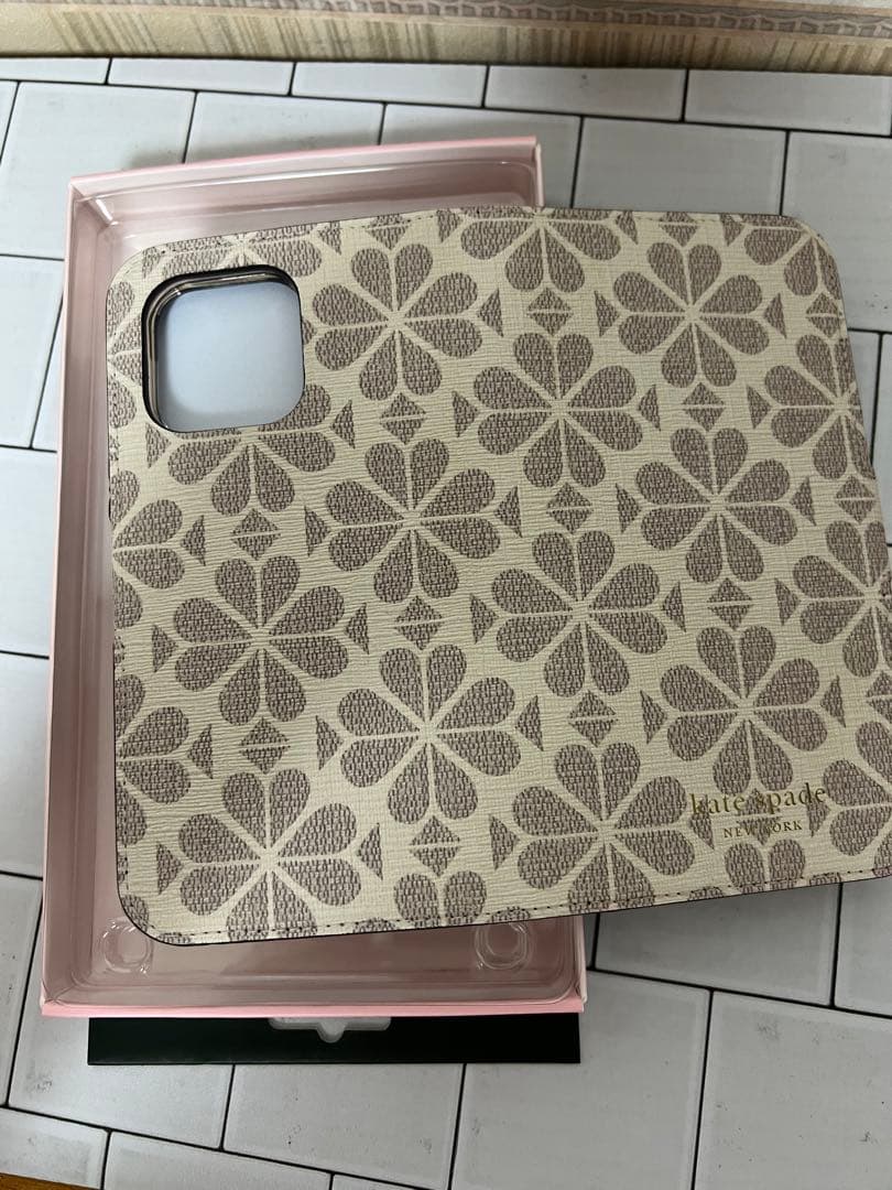 ケイトスペードニューヨーク　iPhone13プロケース