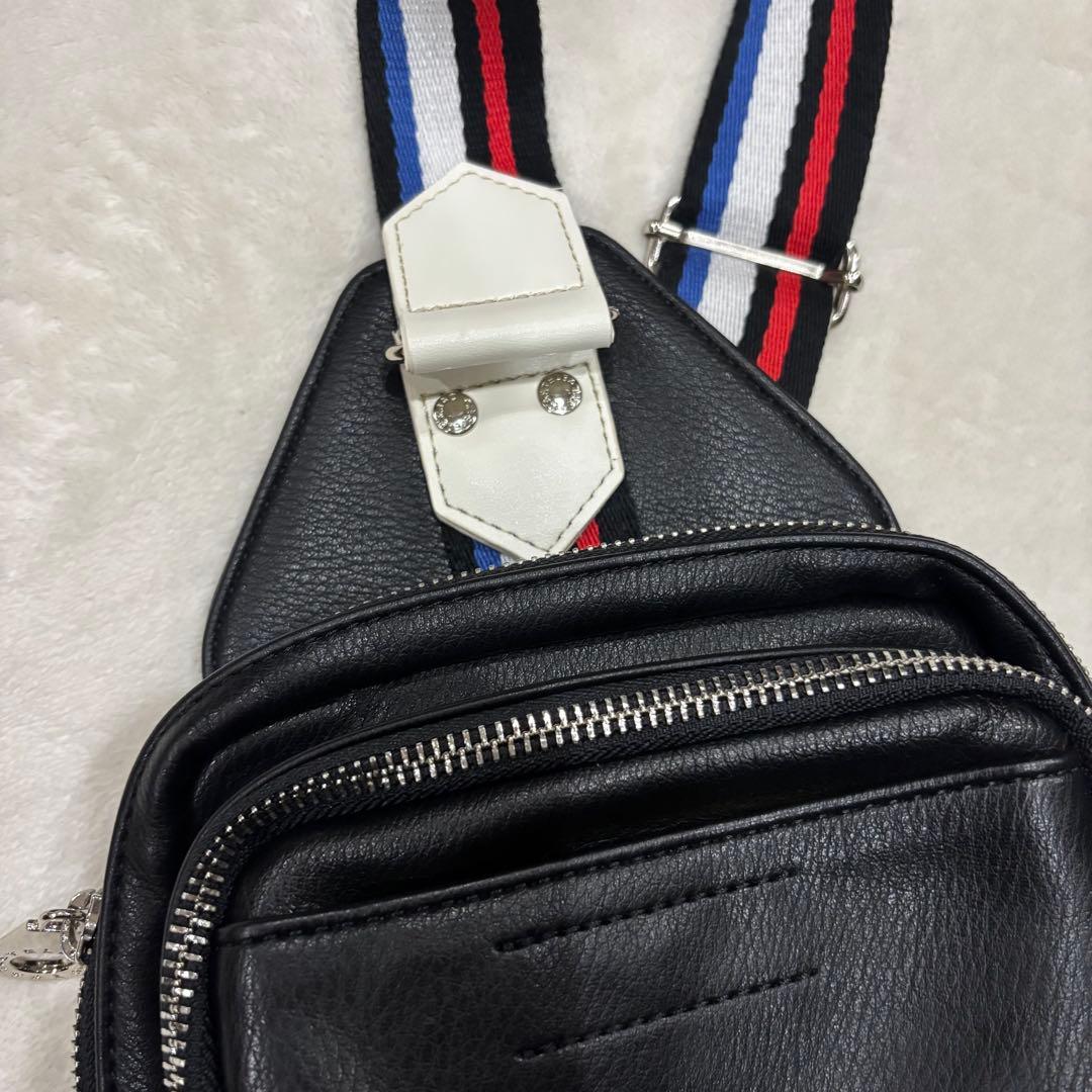 【未使用級】CASTELBAJAC ボディバッグ　ショルダーバッグ　ブラック