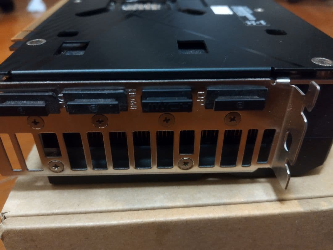 ASUS Radeon RX 6600 XT 8GB グラフィックボード