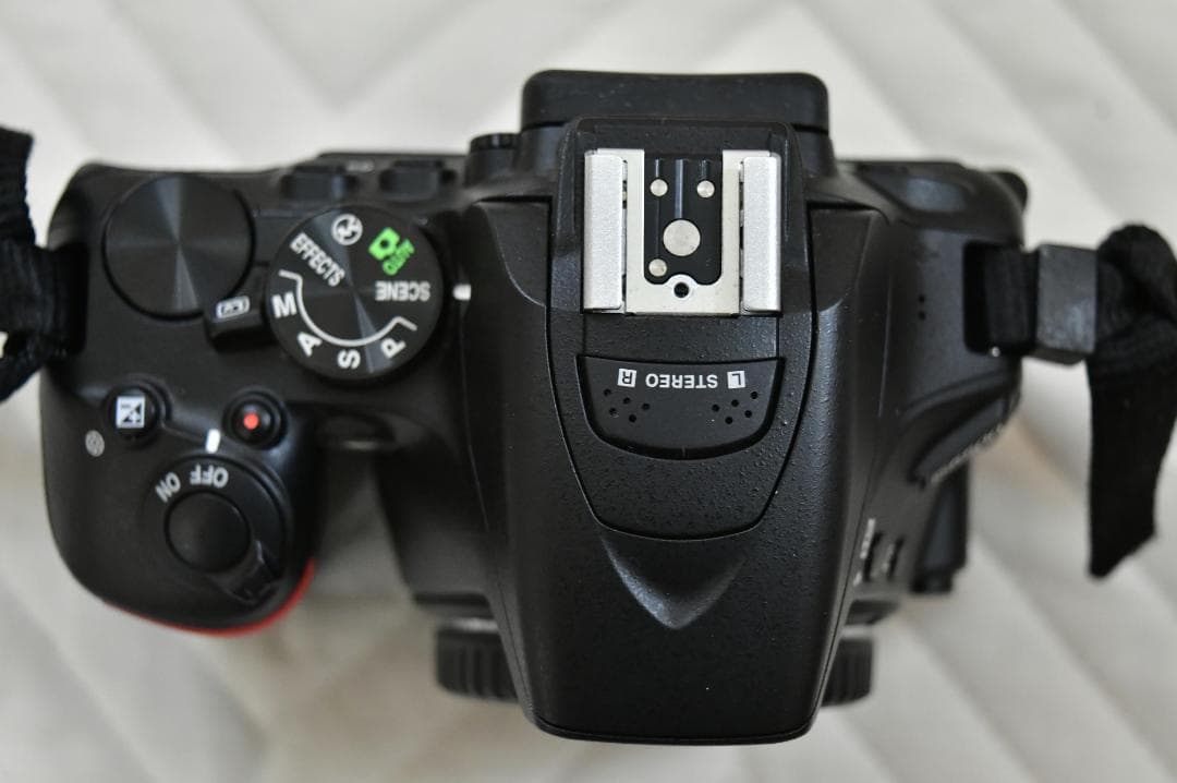 Nikon D5500 デジタル一眼レフカメラボディ　CD　ガイド本付　美品