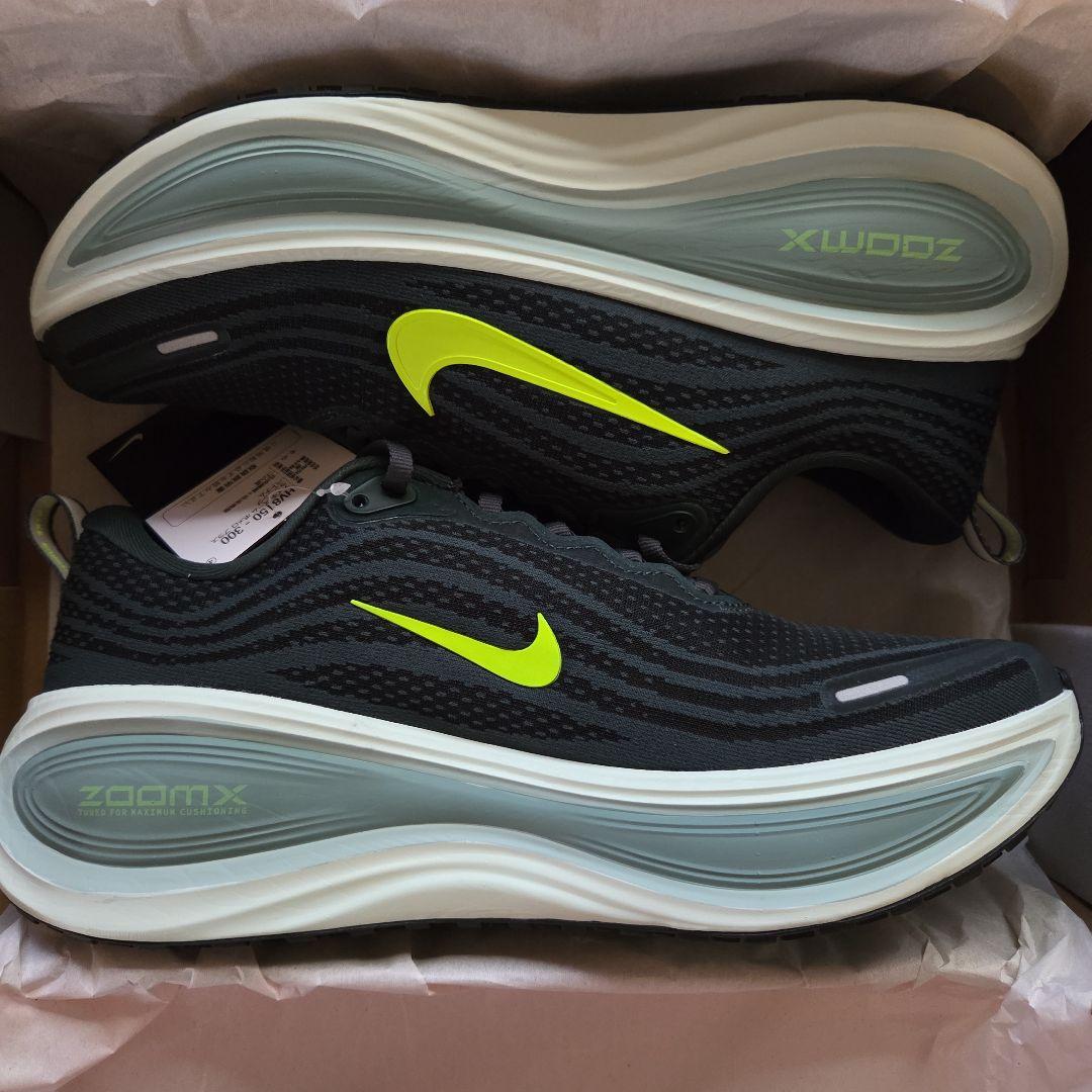 コメント購入前プロフ。未使用❗ナイキ　VOMERO PLUS 27cm