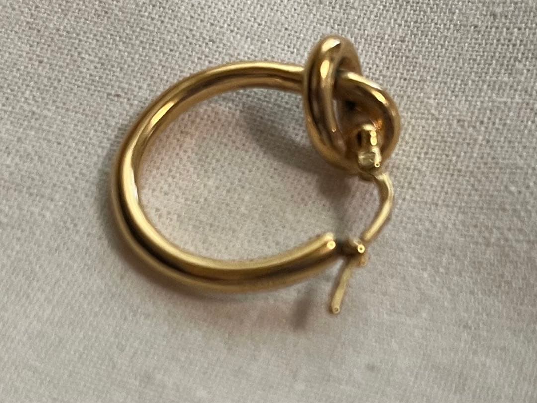 celine ノットピアス片耳