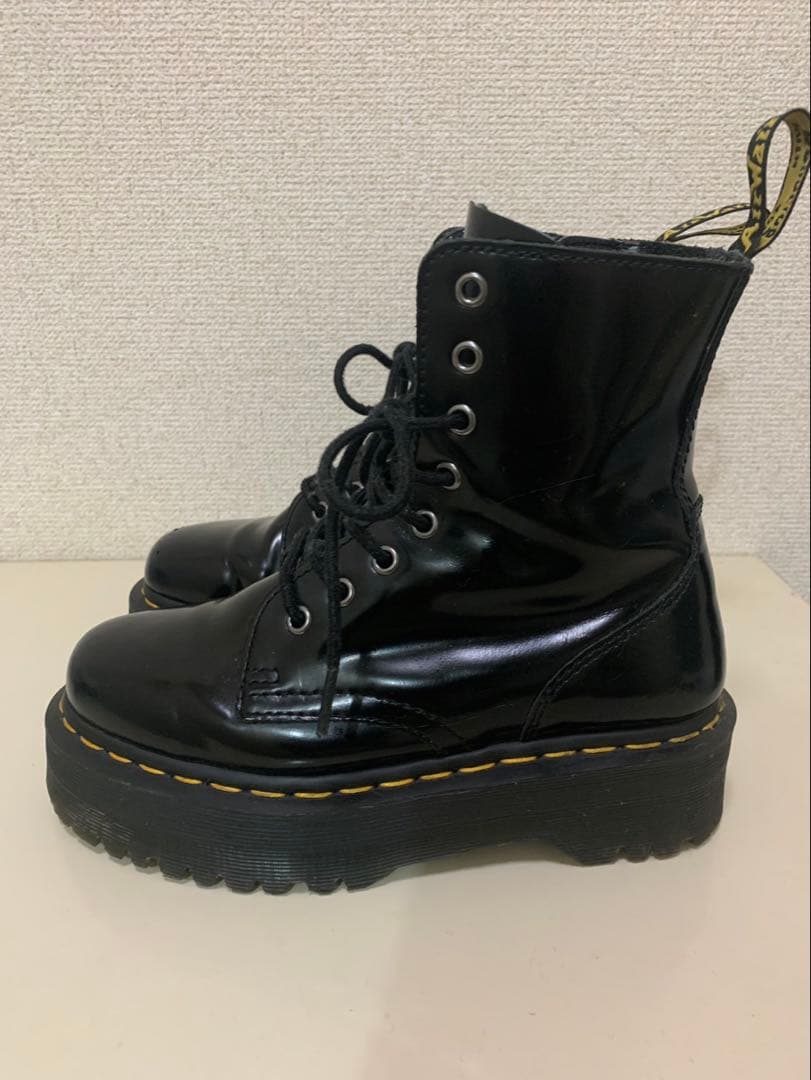 靴 Dr. Martens