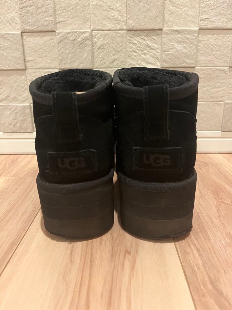 UGG クラシックウルトラミニプラットフォームブーツ 24cm