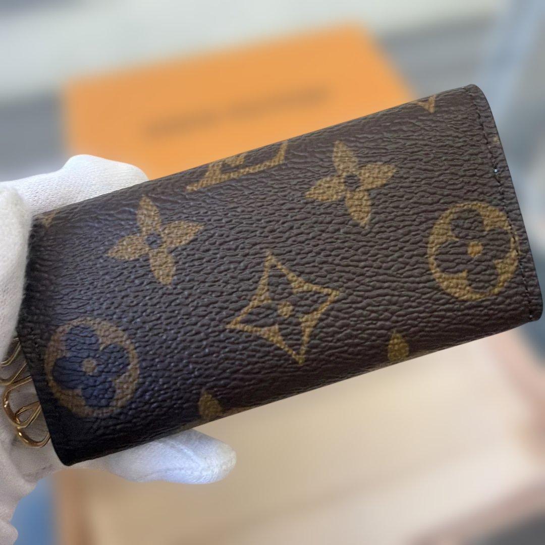 Louis Vuitton ミュルティクレ4 キーケース ブルー