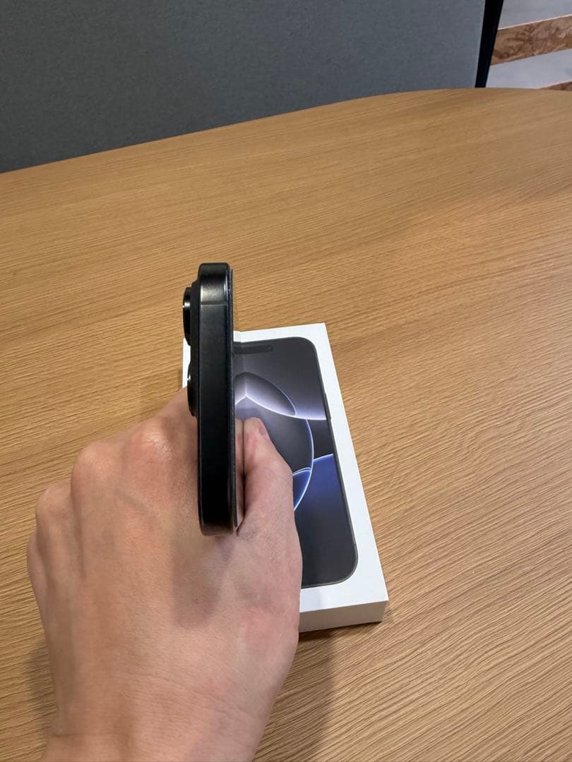 iPhone16pro 256gb Appleで購入SIMフリー保護フィルム付き