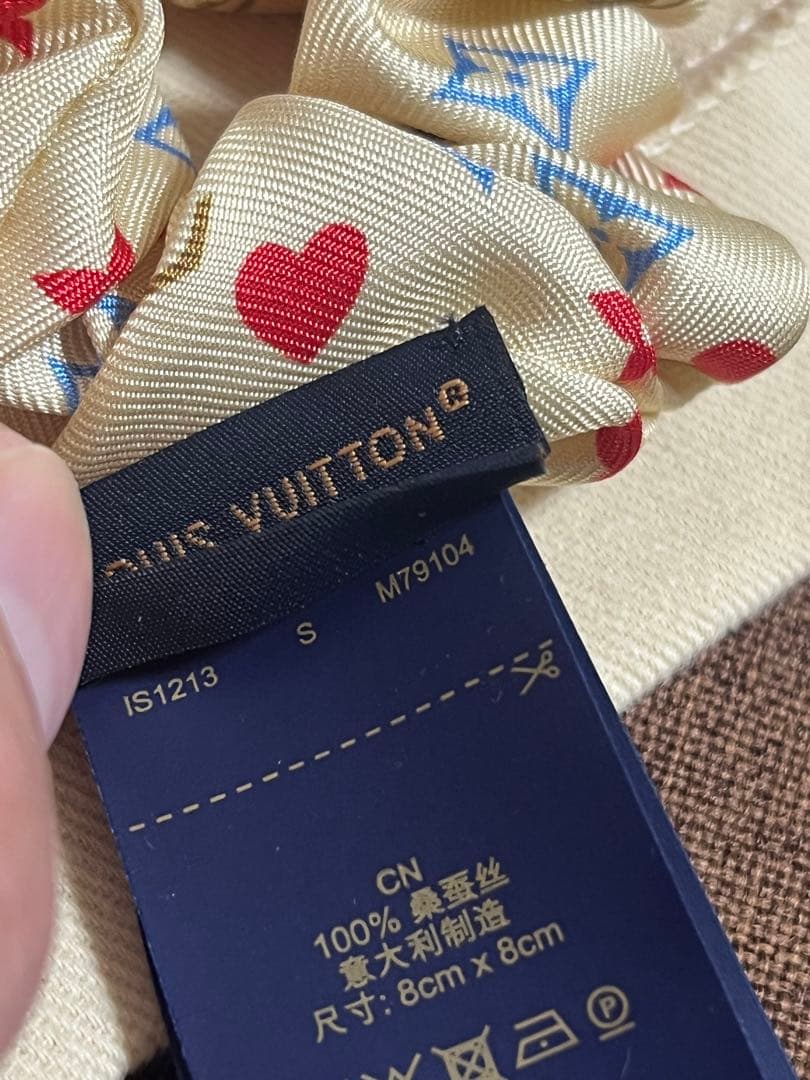 [ 新品、未使用 ] ルイヴィトン　シュシュ ピンク ホワイト