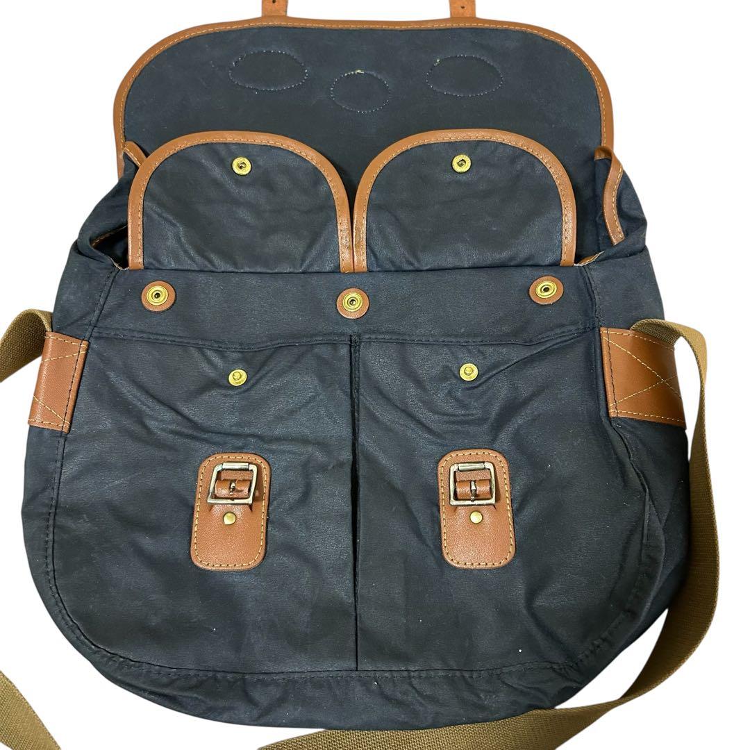 Barbour バブアー ショルダーバッグ メッセンジャーバッグ オイルド 紺色