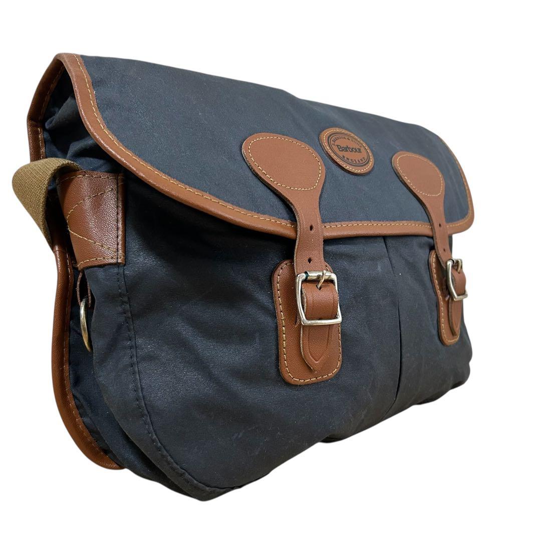 Barbour バブアー ショルダーバッグ メッセンジャーバッグ オイルド 紺色