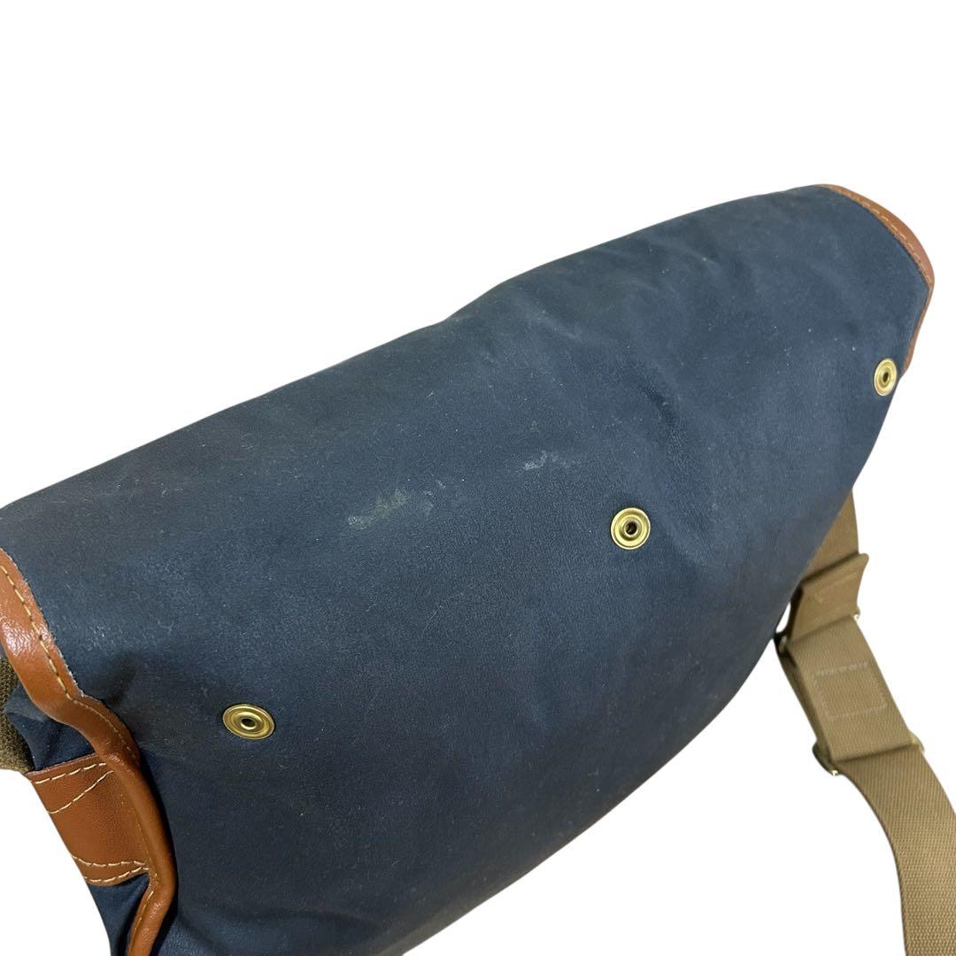 Barbour バブアー ショルダーバッグ メッセンジャーバッグ オイルド 紺色
