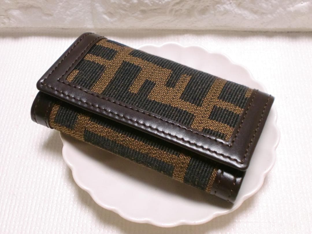 新品■FENDI■6連キーケース♪■ズッカ■ブラウン♪