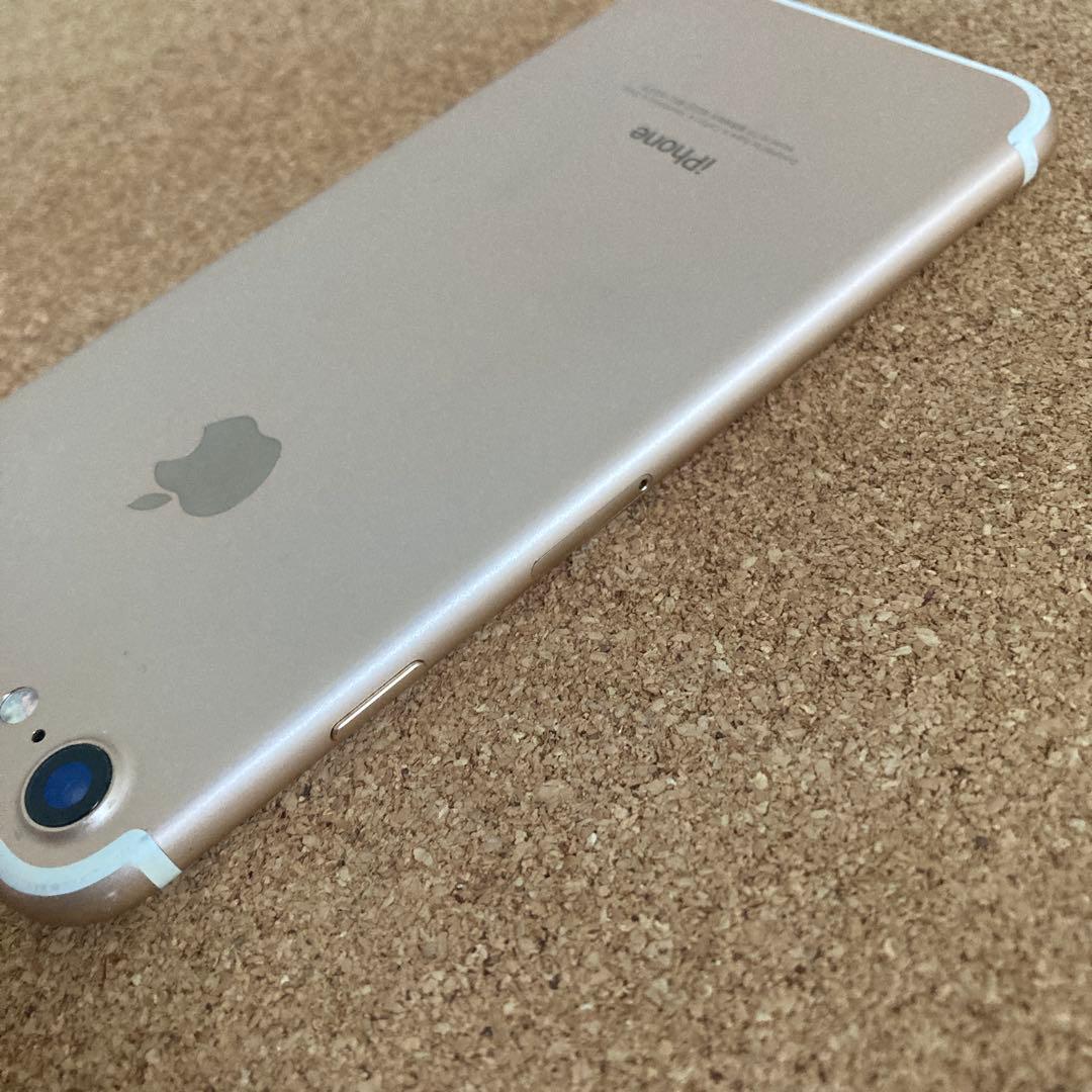 4051【早い者勝ち】電池最良好☆iPhone7 128GB SIMフリー☆