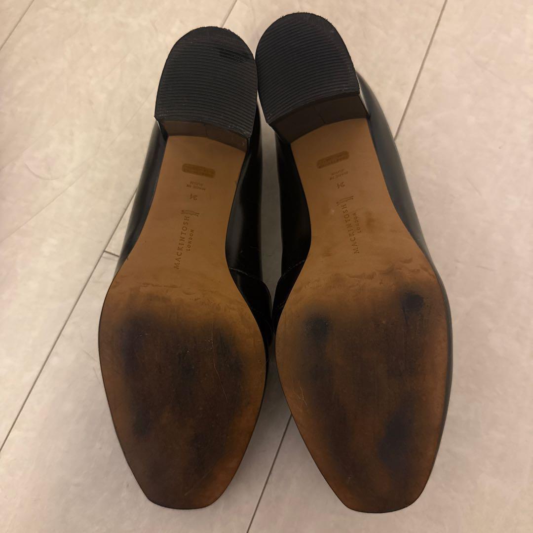 【マッキントッシュ】バックルモチーフパンプス