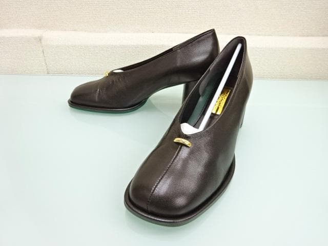 【新品】GRISE6cmレザーオブリークハイバンプパンプス 23cm 黒