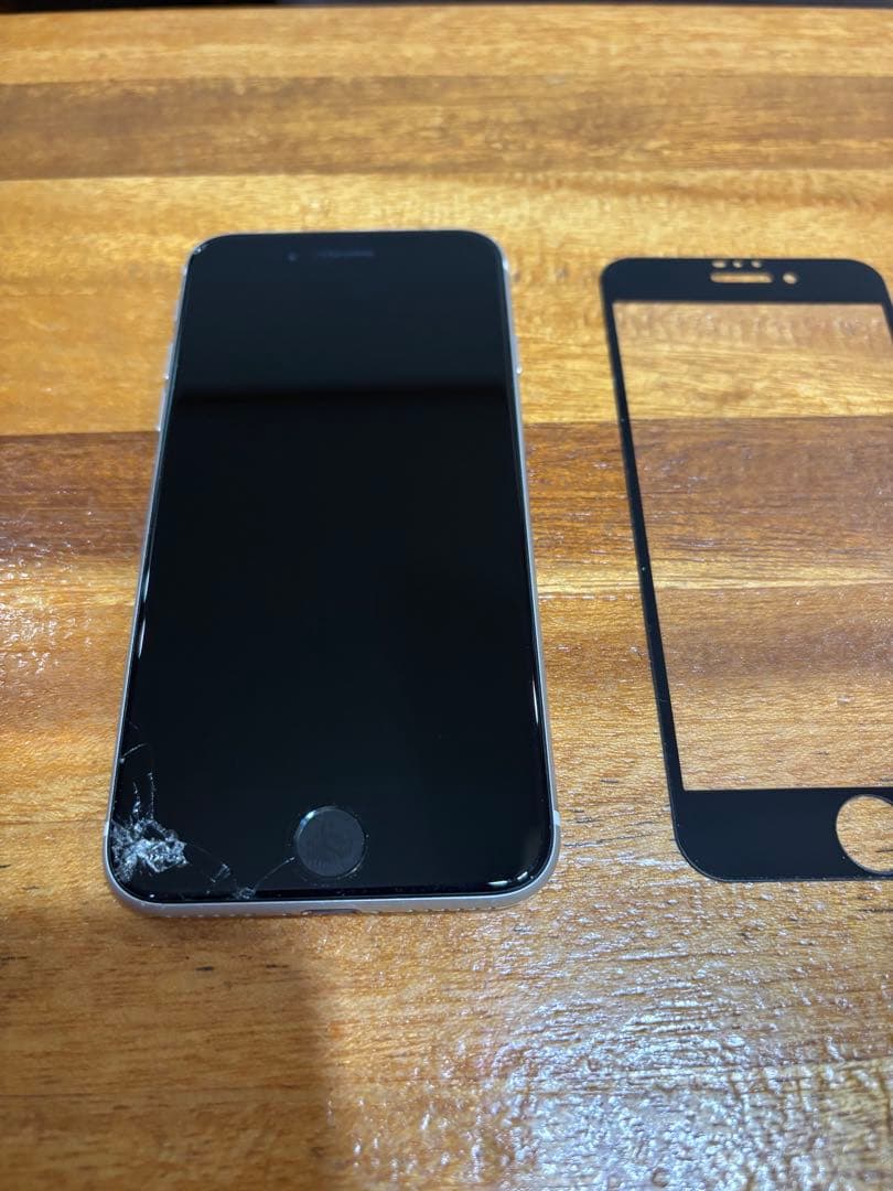 Apple iPhone SE (第2世代) ホワイト　128GB