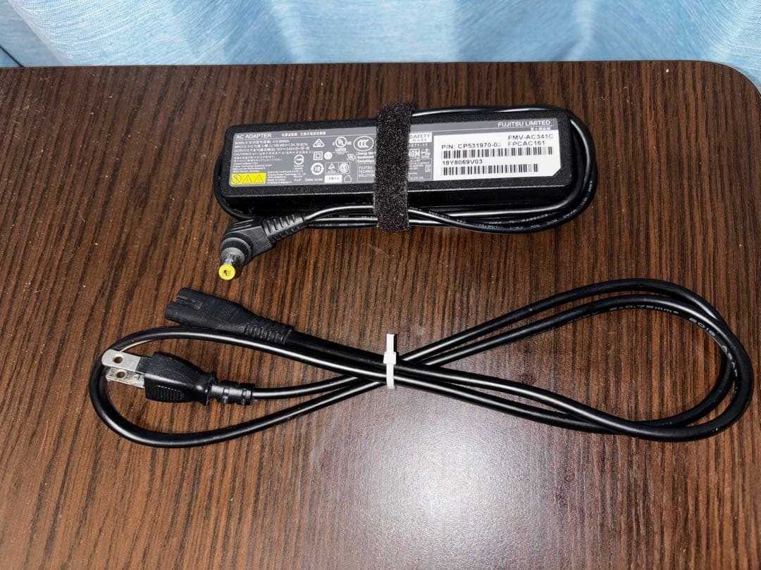 FUJITSU FMVS75DUV ノートPC SSD256GB 4GBメモリ