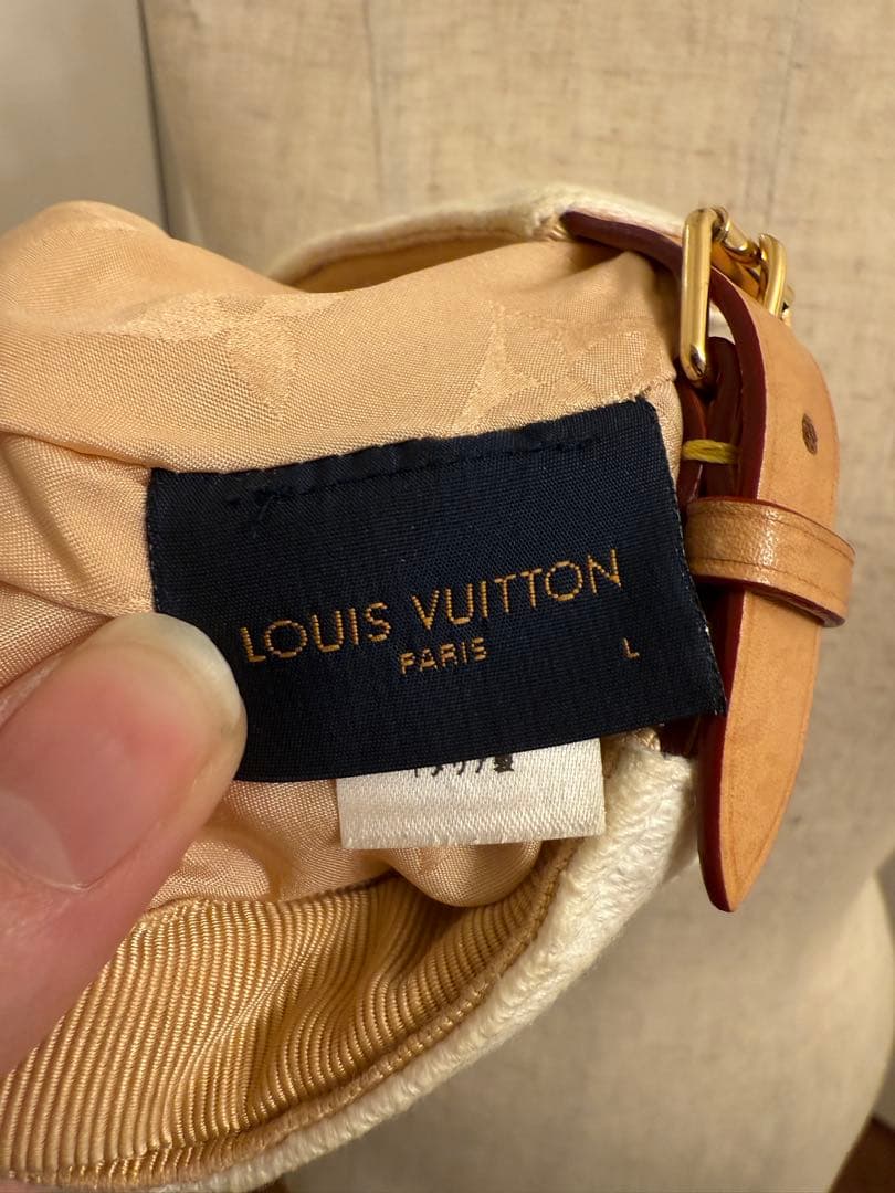 Louis Vuittonホワイト モノグラム キャップ