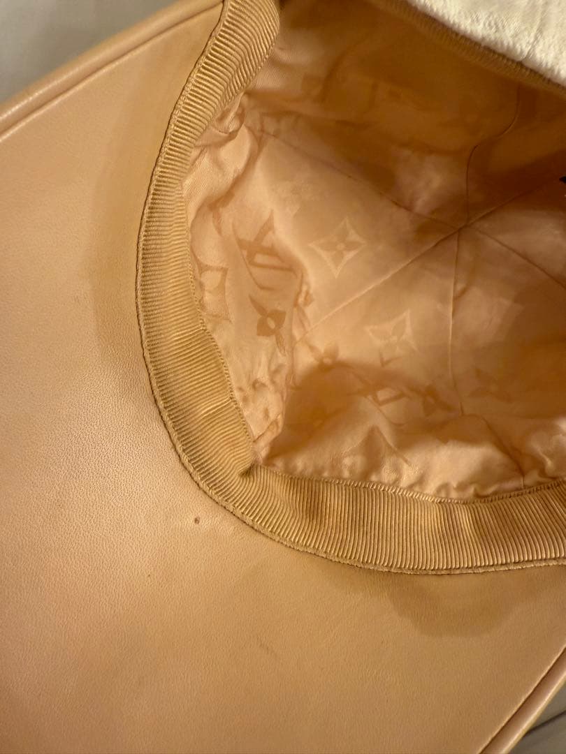 Louis Vuittonホワイト モノグラム キャップ