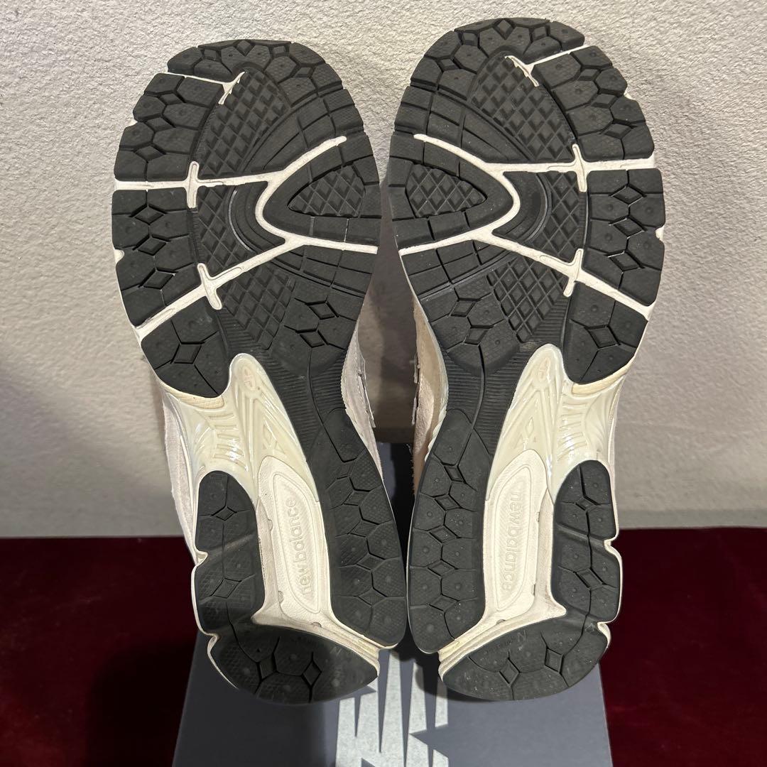 【美品】ニューバランス M2002RCCオフホワイト27.5cm