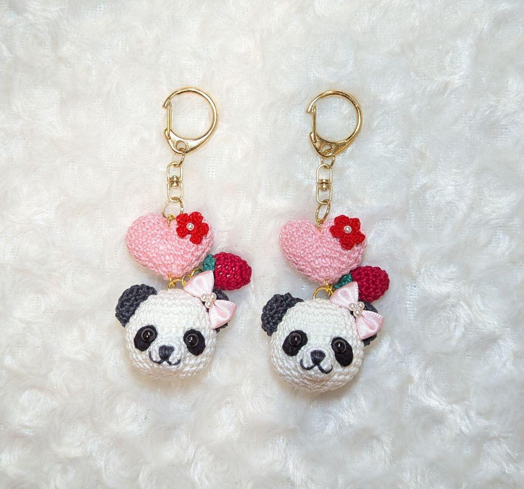 【専用】あみぐるみキーホルダー(ハートといちご付き)