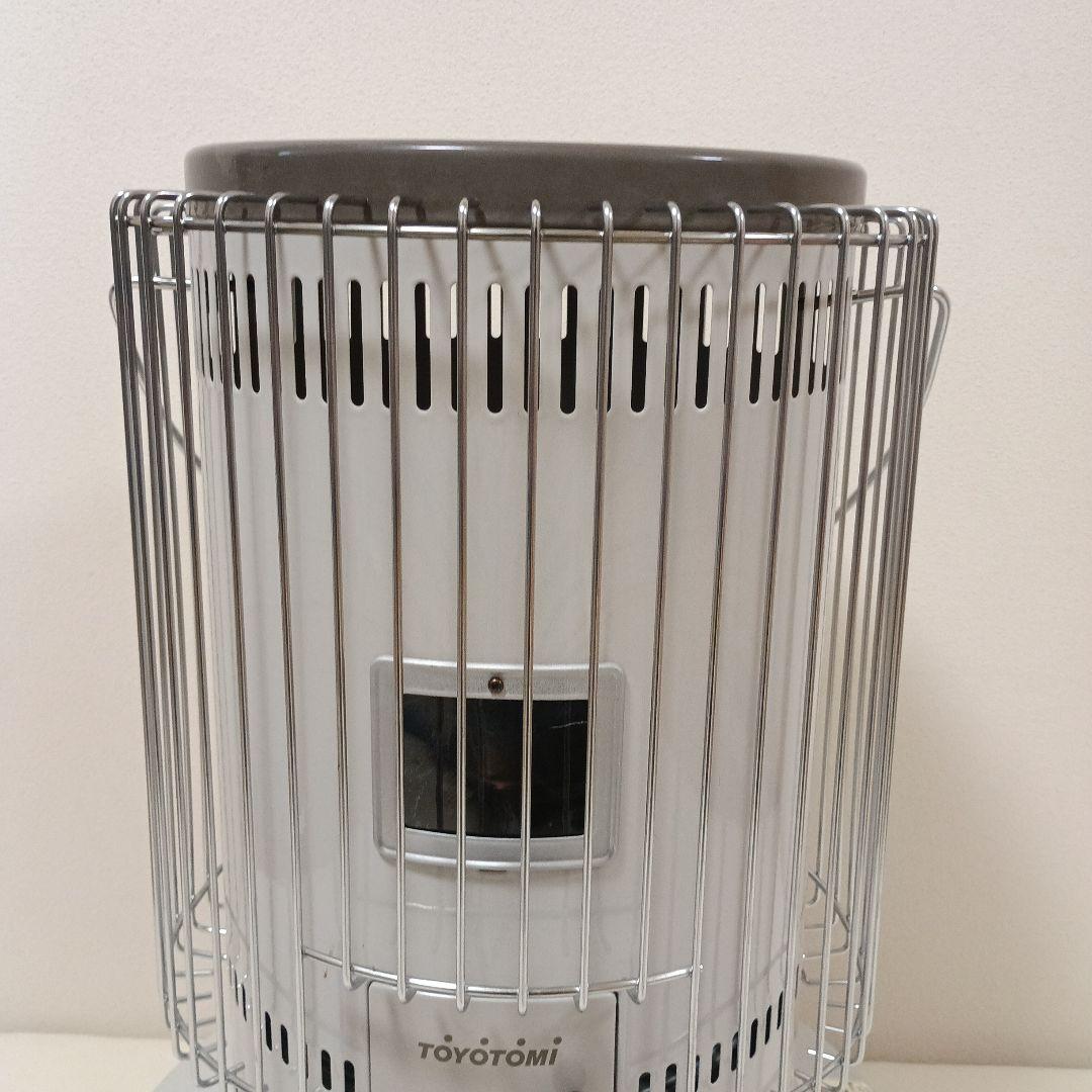 美品　2022年製　トヨトミ 石油ストーブ KS-67H　説明書付