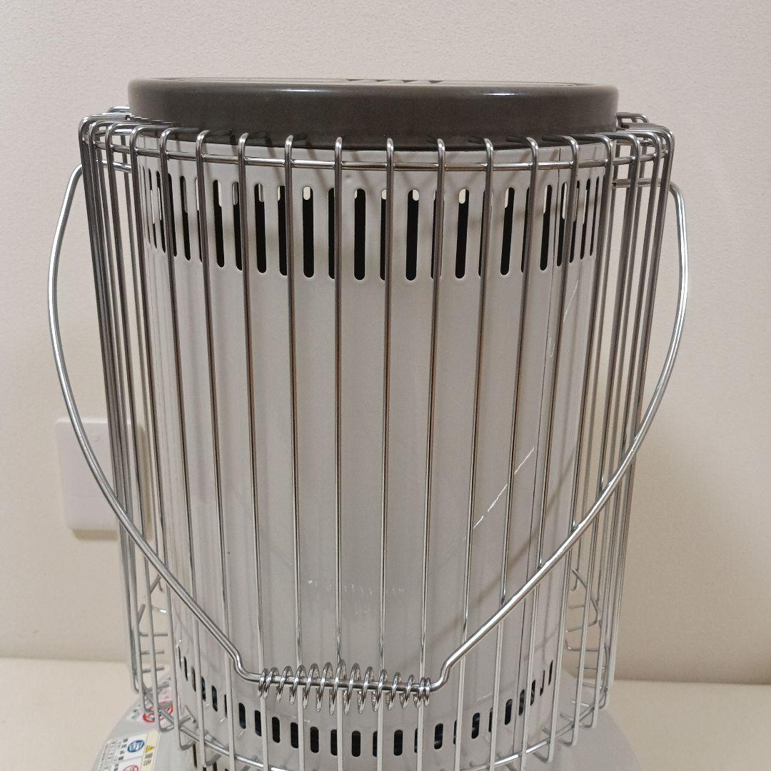 美品　2022年製　トヨトミ 石油ストーブ KS-67H　説明書付