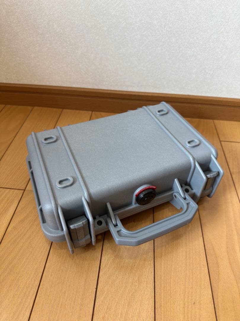 PELICAN 1170 シルバー