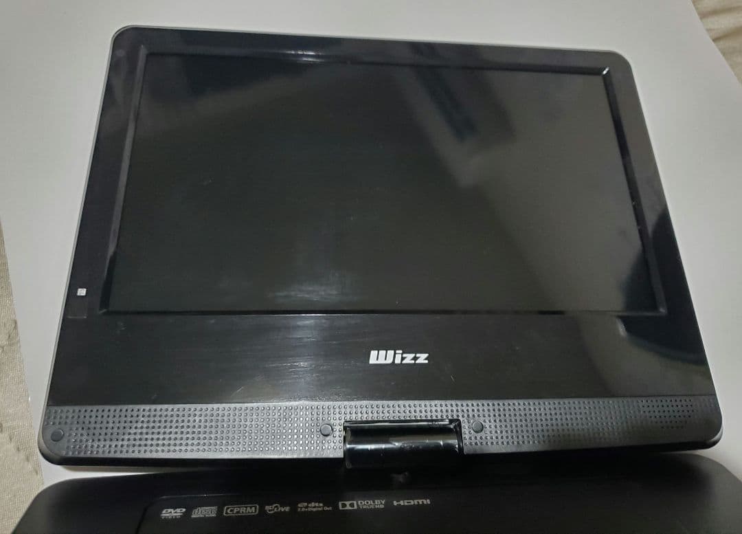 Wizz DB‑PW1055X ポータブルブルーレイプレーヤー 本体とリモコン