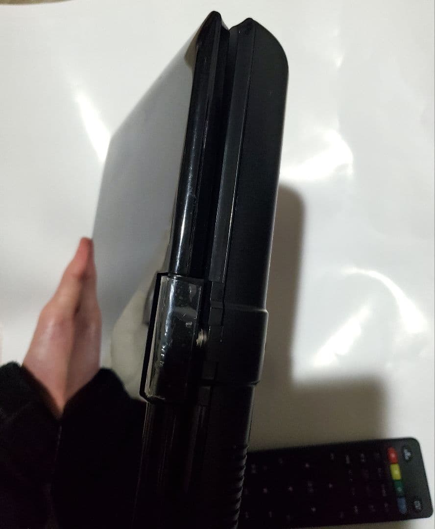 Wizz DB‑PW1055X ポータブルブルーレイプレーヤー 本体とリモコン