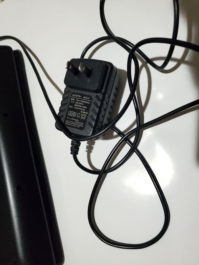 Wizz DB‑PW1055X ポータブルブルーレイプレーヤー 本体とリモコン