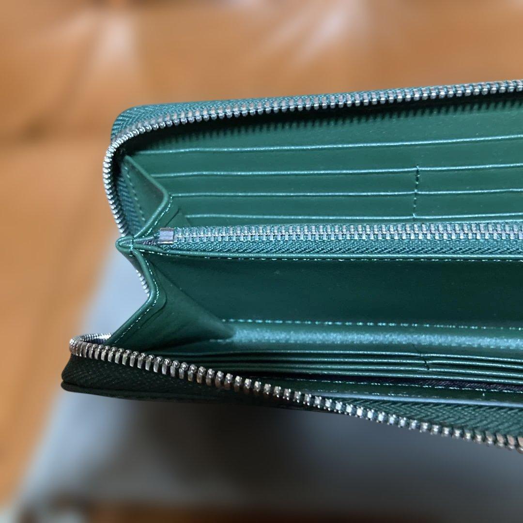 イサ　ダークグリーン シャイニングクロコ　長財布