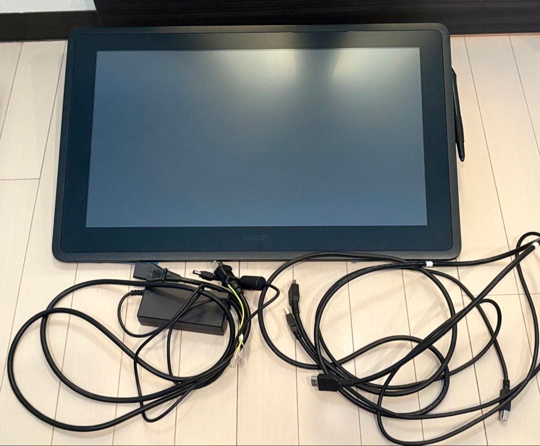 Wacom Cintiq 22 液晶ペンタブレット 21.5型