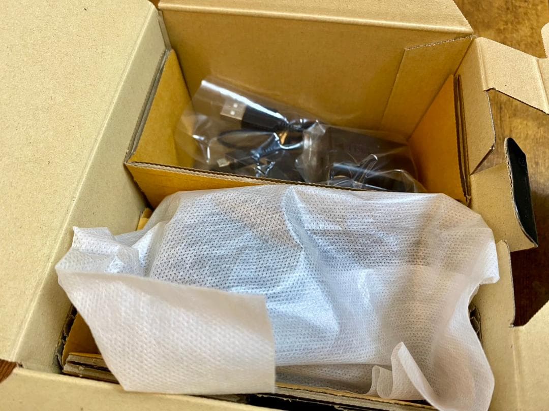 SONY α6400 ミラーレスカメラ パワーズームレンズキット 本体と三脚