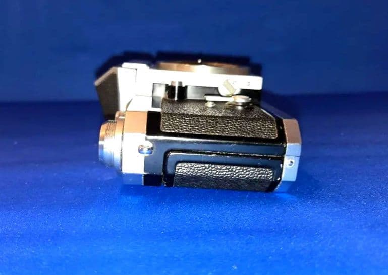 Nikon F 一眼レフ No71番と望遠レンズ