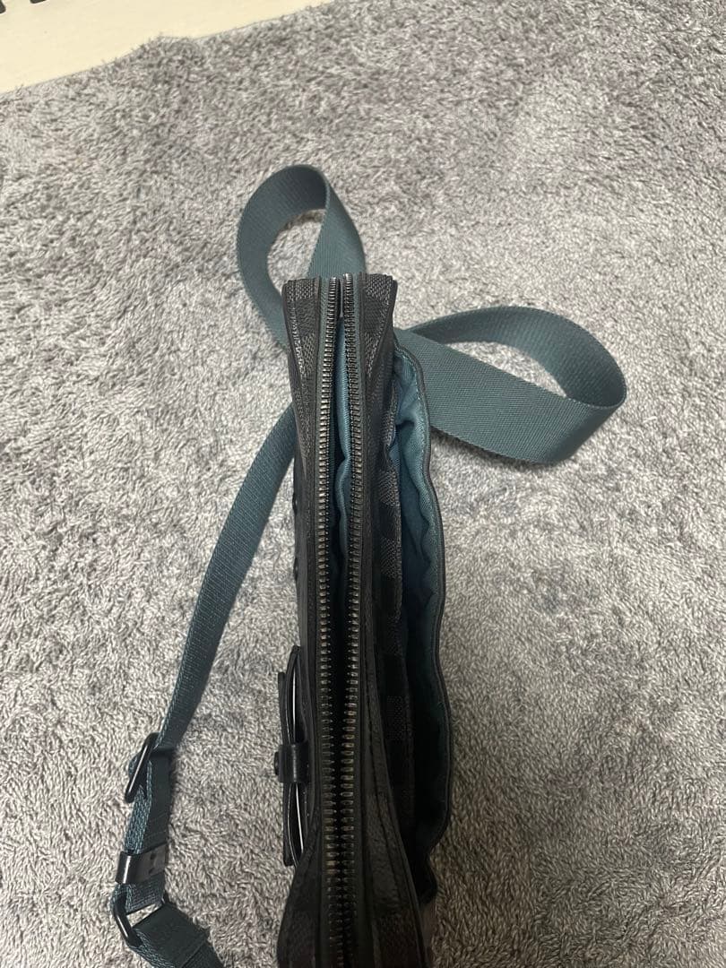 ルイ・ヴィトン　ブラック チェック柄 メッセンジャーバッグ