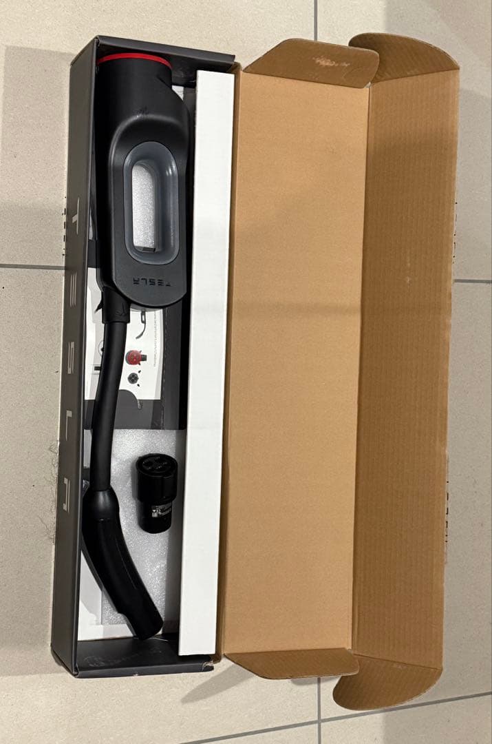 テスラチャデモアダプター CHAdeMO Tesla（国内正規品）