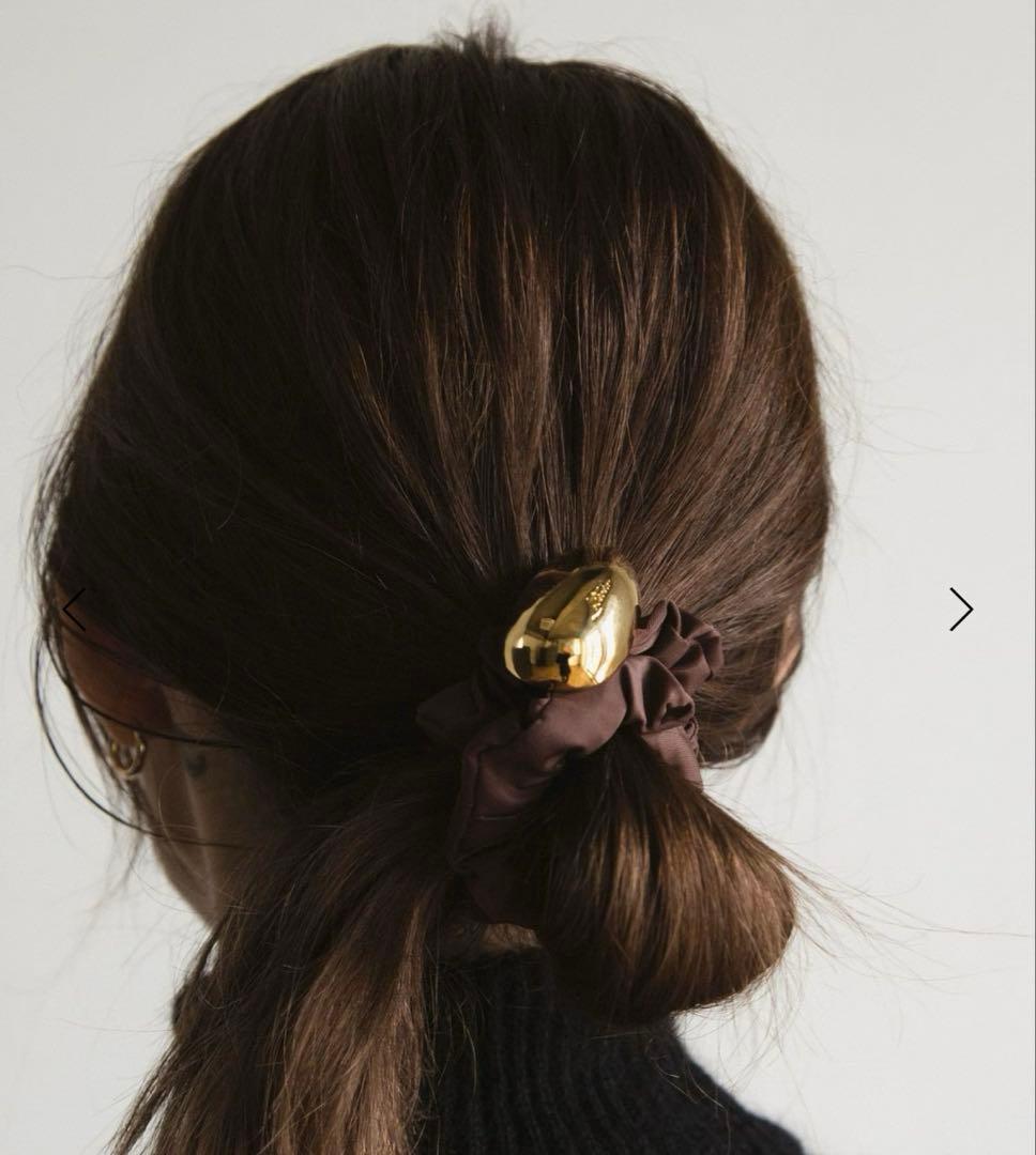 新品　＜LETICIA> エッグ ナイロン シュシュ　ダークブラウン