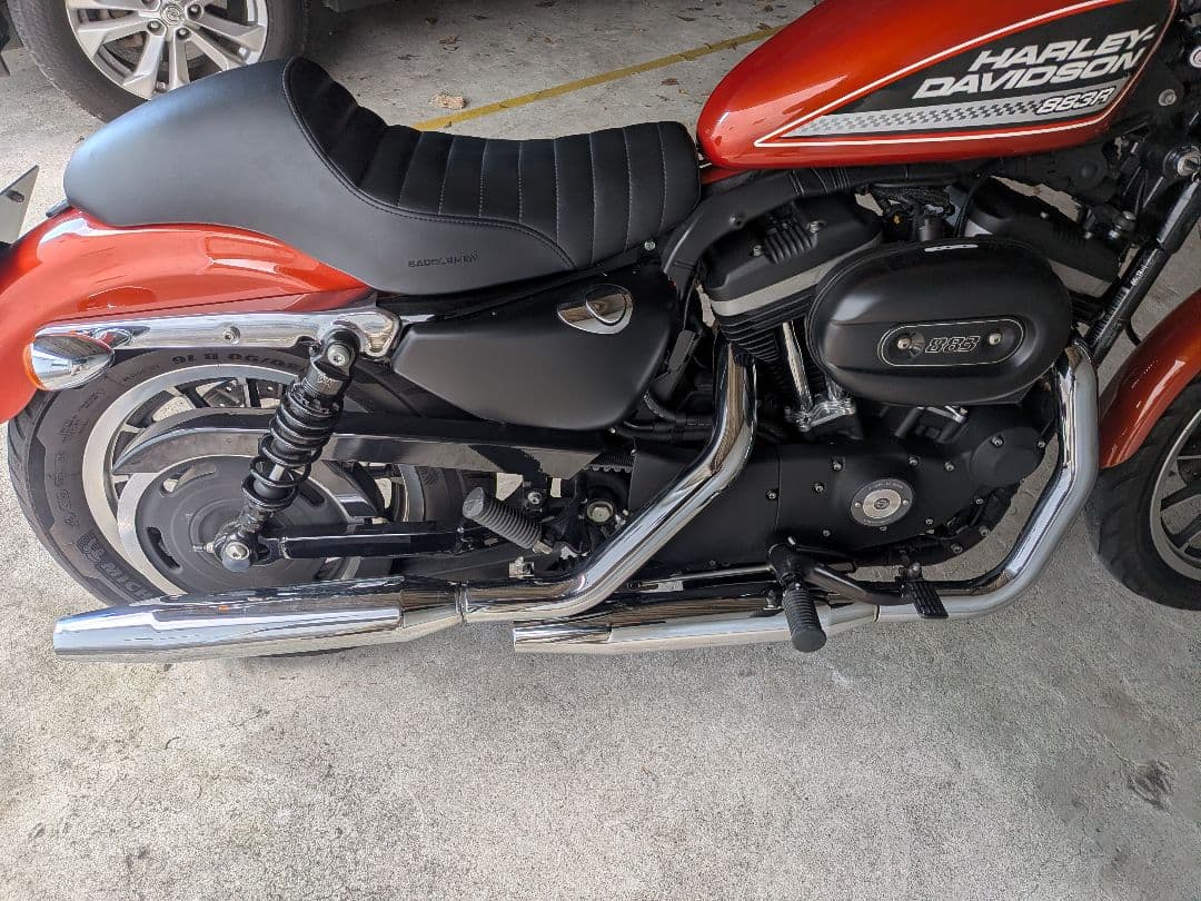 サドルマン　ハーレー　スポーツスター用シート　セキュリティスクリュー＋おまけ