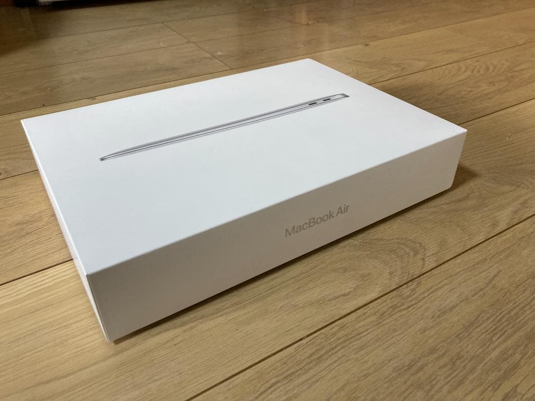 【美品】MacBook Air 2020 13インチ/8GB/512Gシルバー
