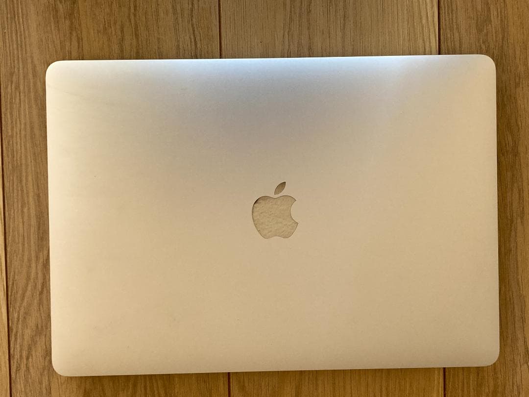 【美品】MacBook Air 2020 13インチ/8GB/512Gシルバー