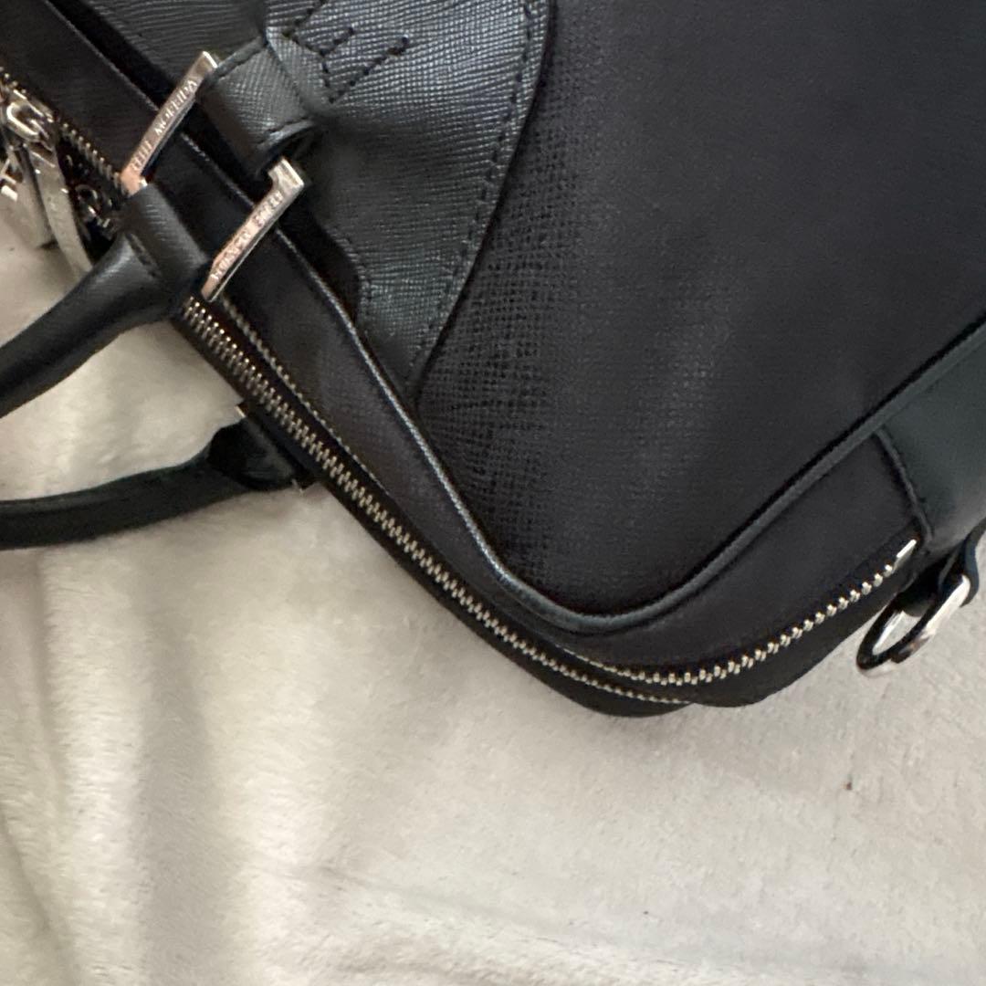 人気✨ペッレモルビダ　ビジネスバッグ 黒　レザー　2層　パソコン収納可能