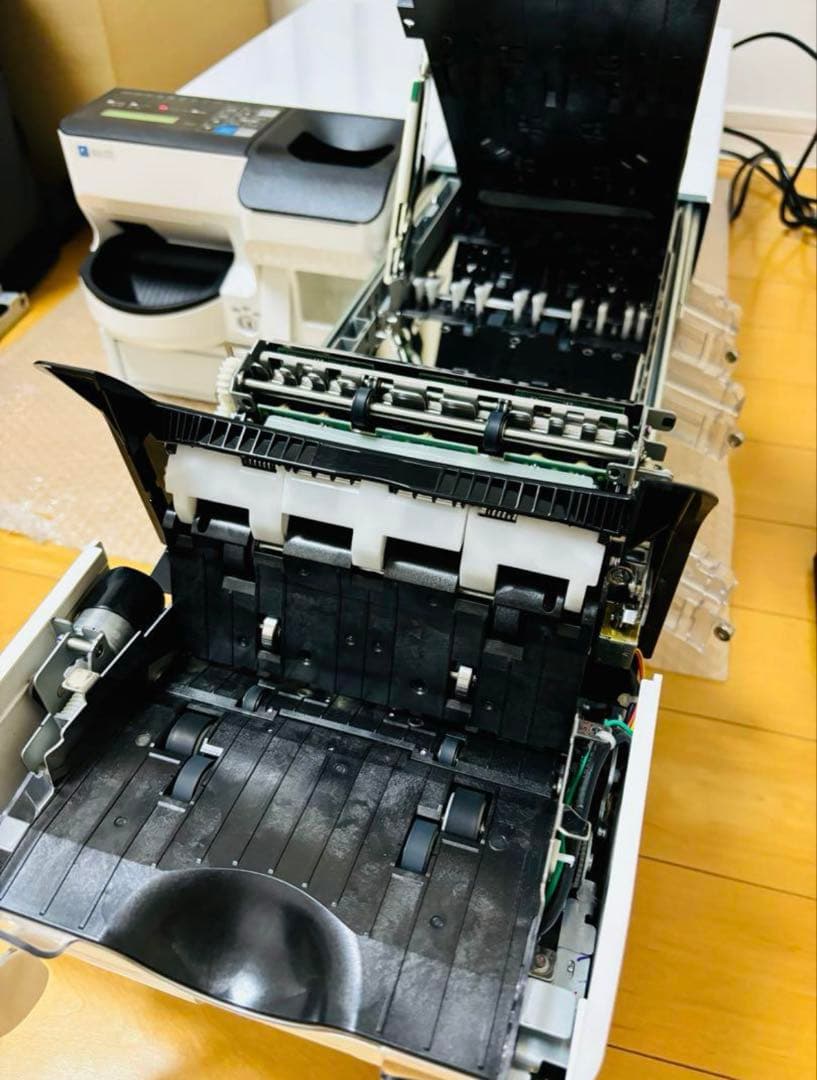 自動釣銭機　ECS-777 硬貨・紙幣フルセット 動作良好　匿名・追跡・送料込