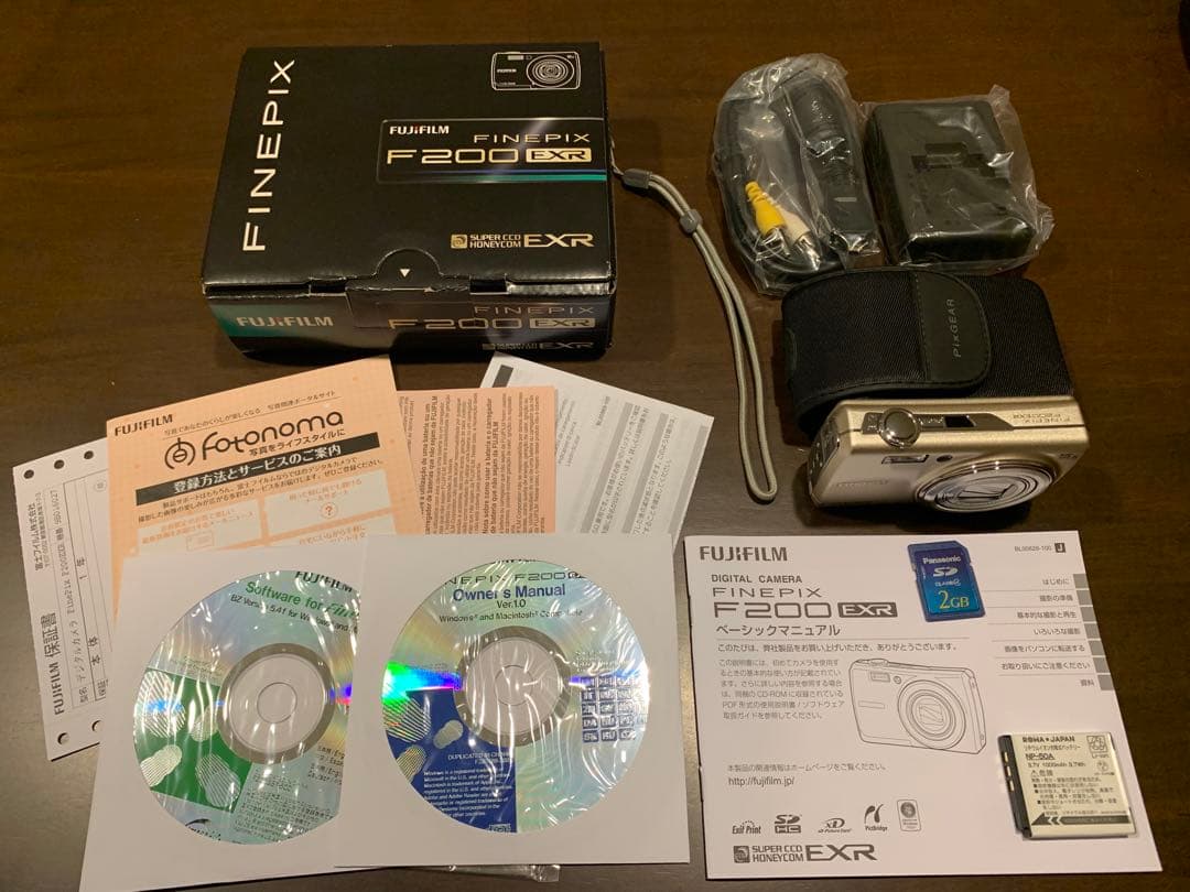 FUJIFILM FinePix F200EXR コンパクトデジタルカメラ