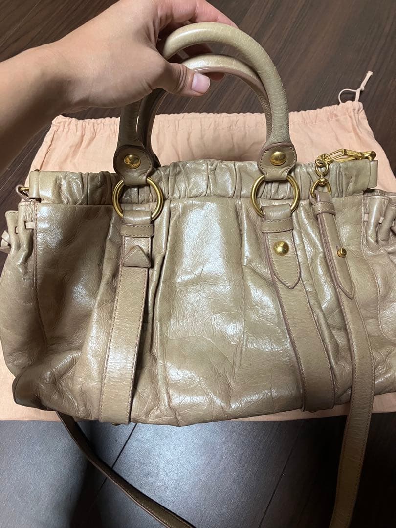 MIU MIUショルダーバッグ/2wayレザー ベージュ（正規品です）